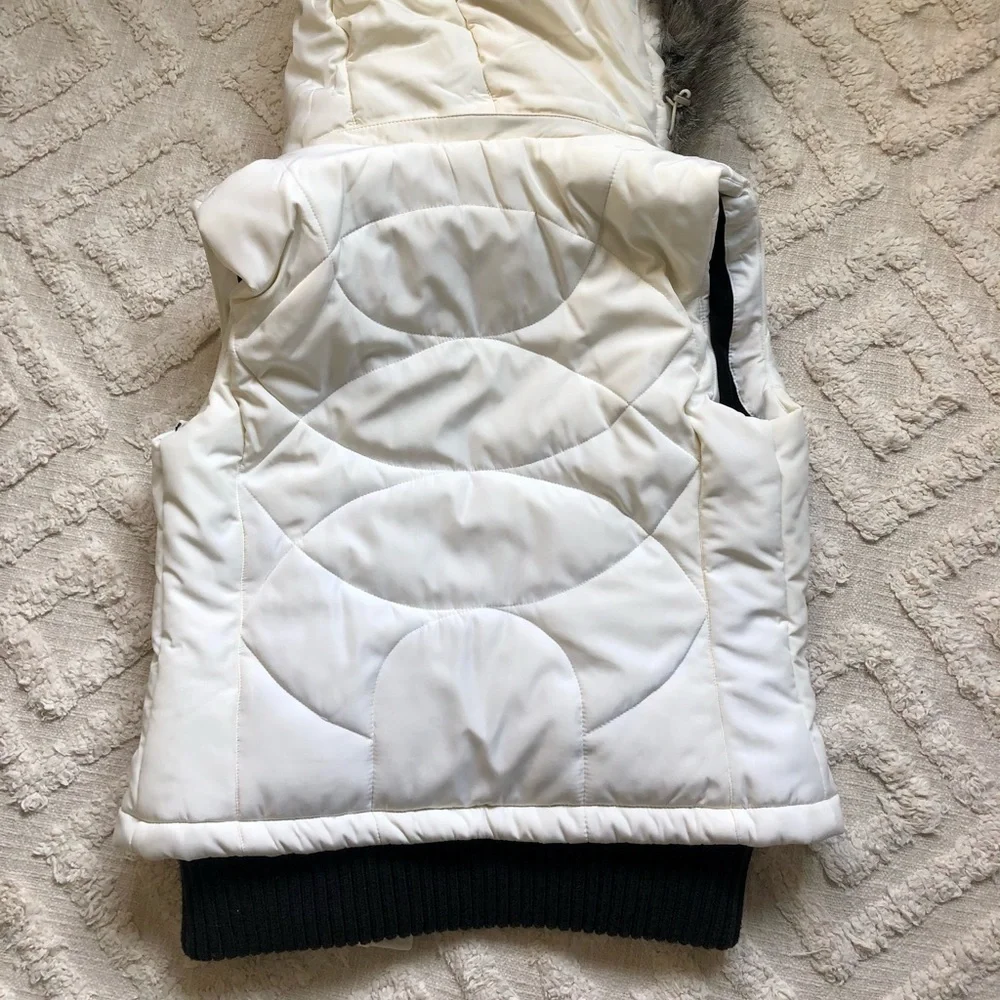 Calvin Klein Vest - Picture 4 of 5
